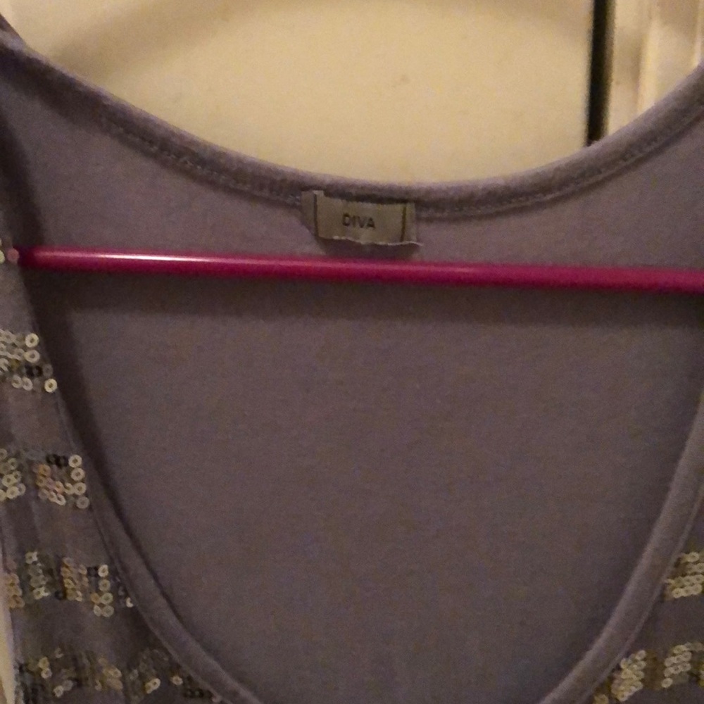 Tank tops - Picture 3 of 3